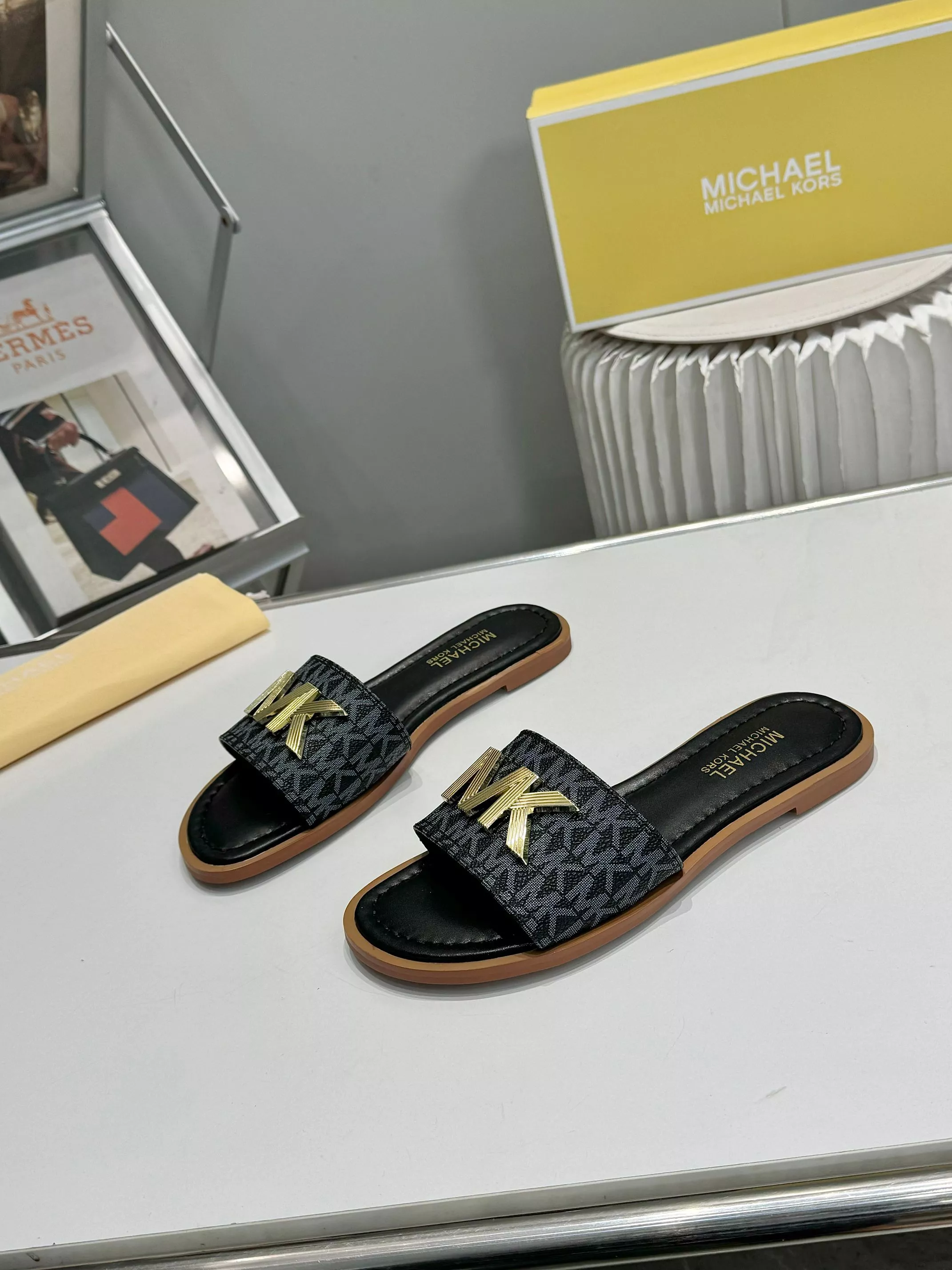 Refined 6368 Michael Kors Slippers For Women