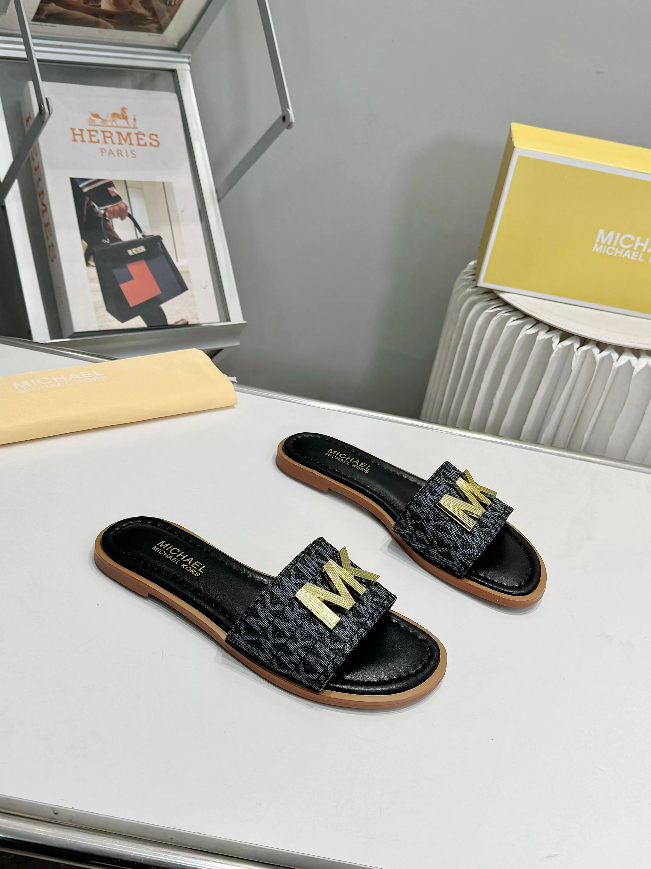 Refined 6368 Michael Kors Slippers For Women