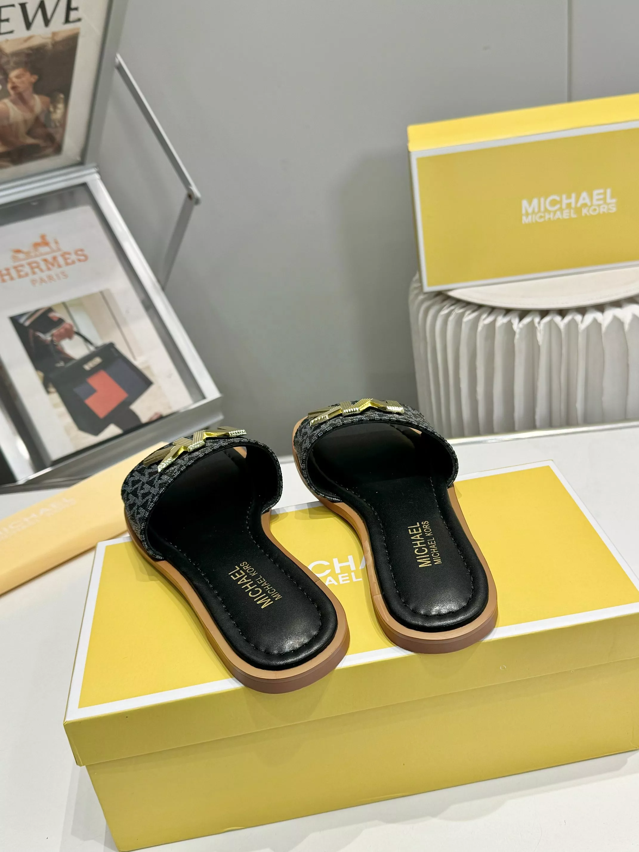 Refined 6368 Michael Kors Slippers For Women