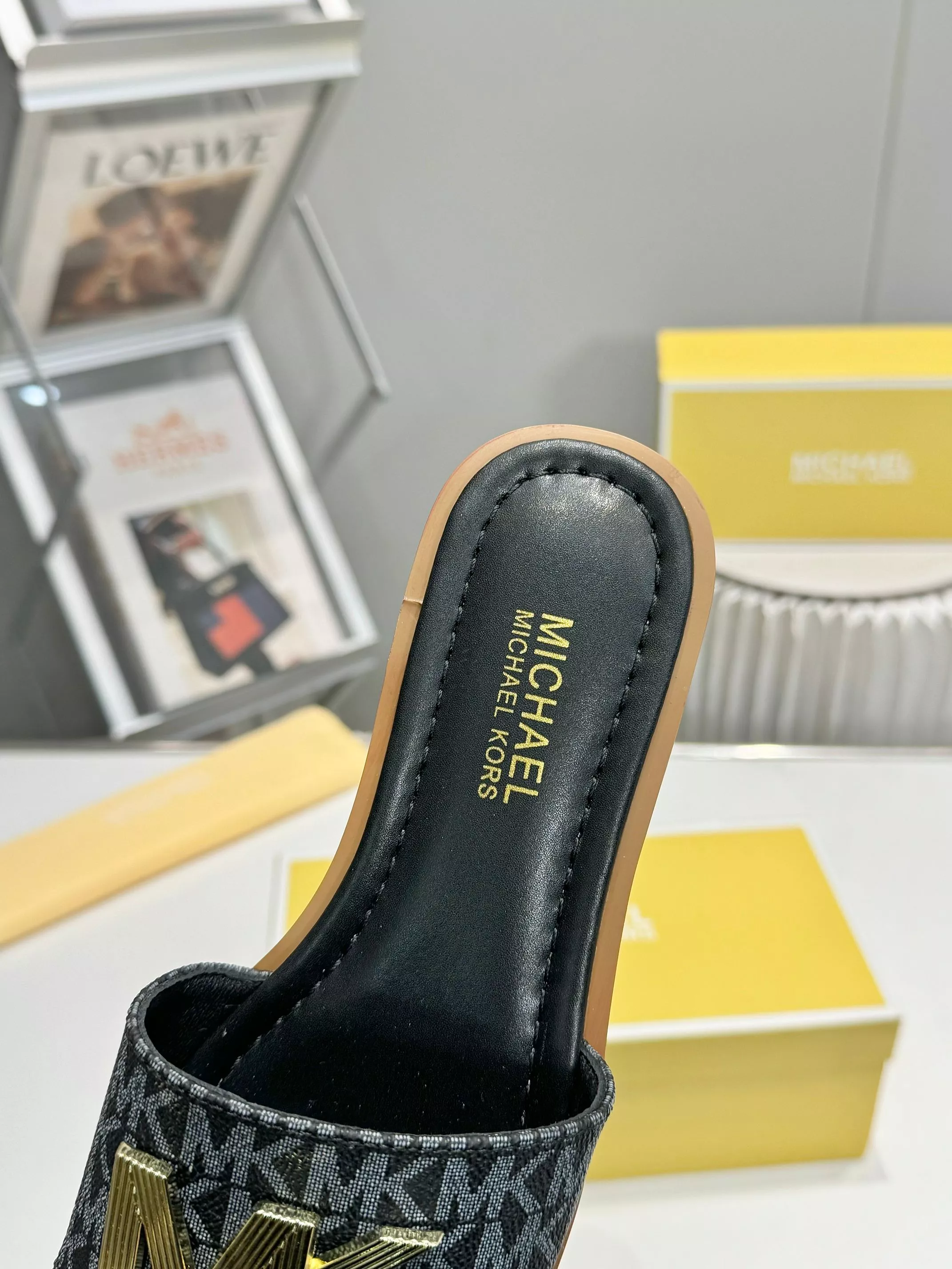 Refined 6368 Michael Kors Slippers For Women