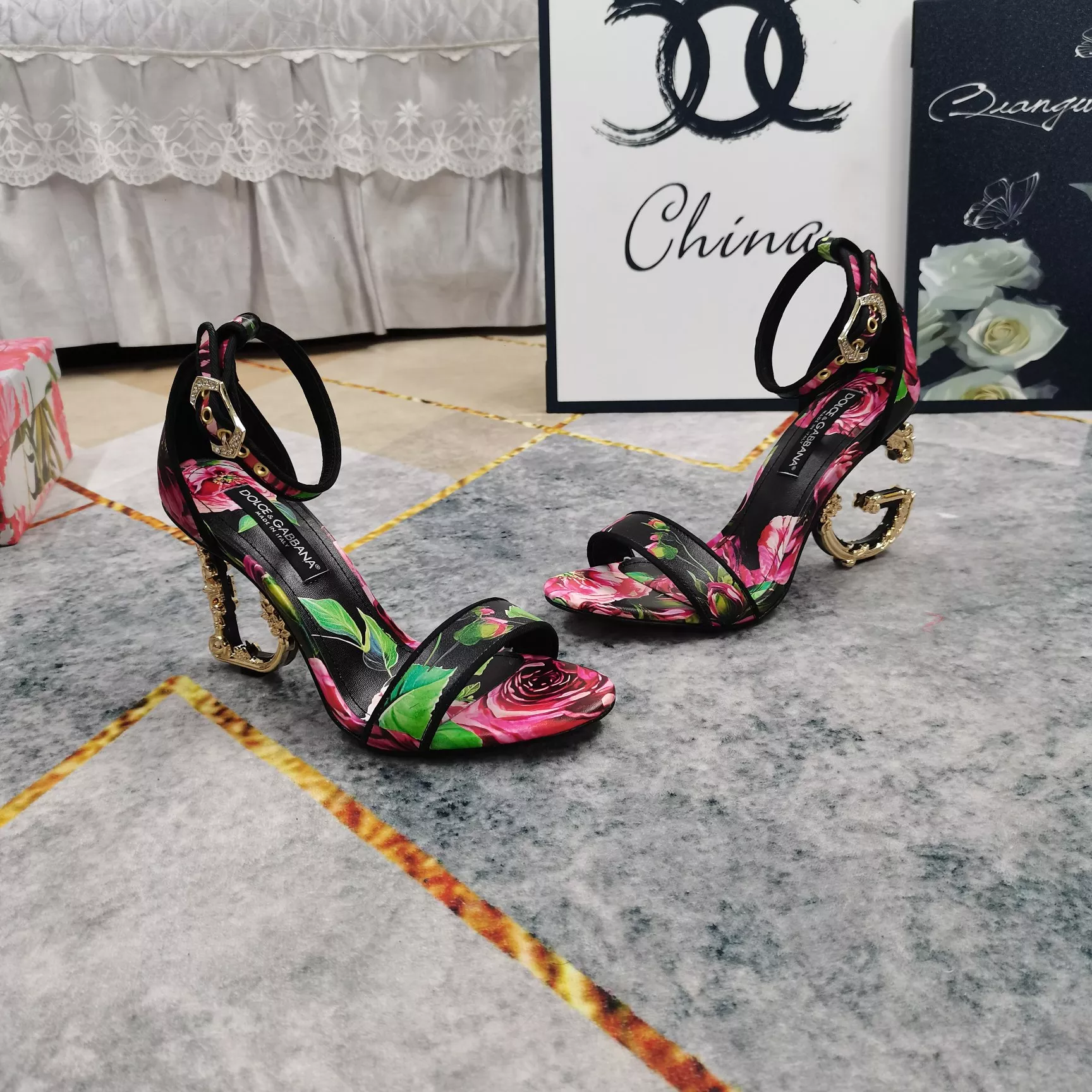 Refined 6403 Dolce & Gabbana D&G Sandal For Women