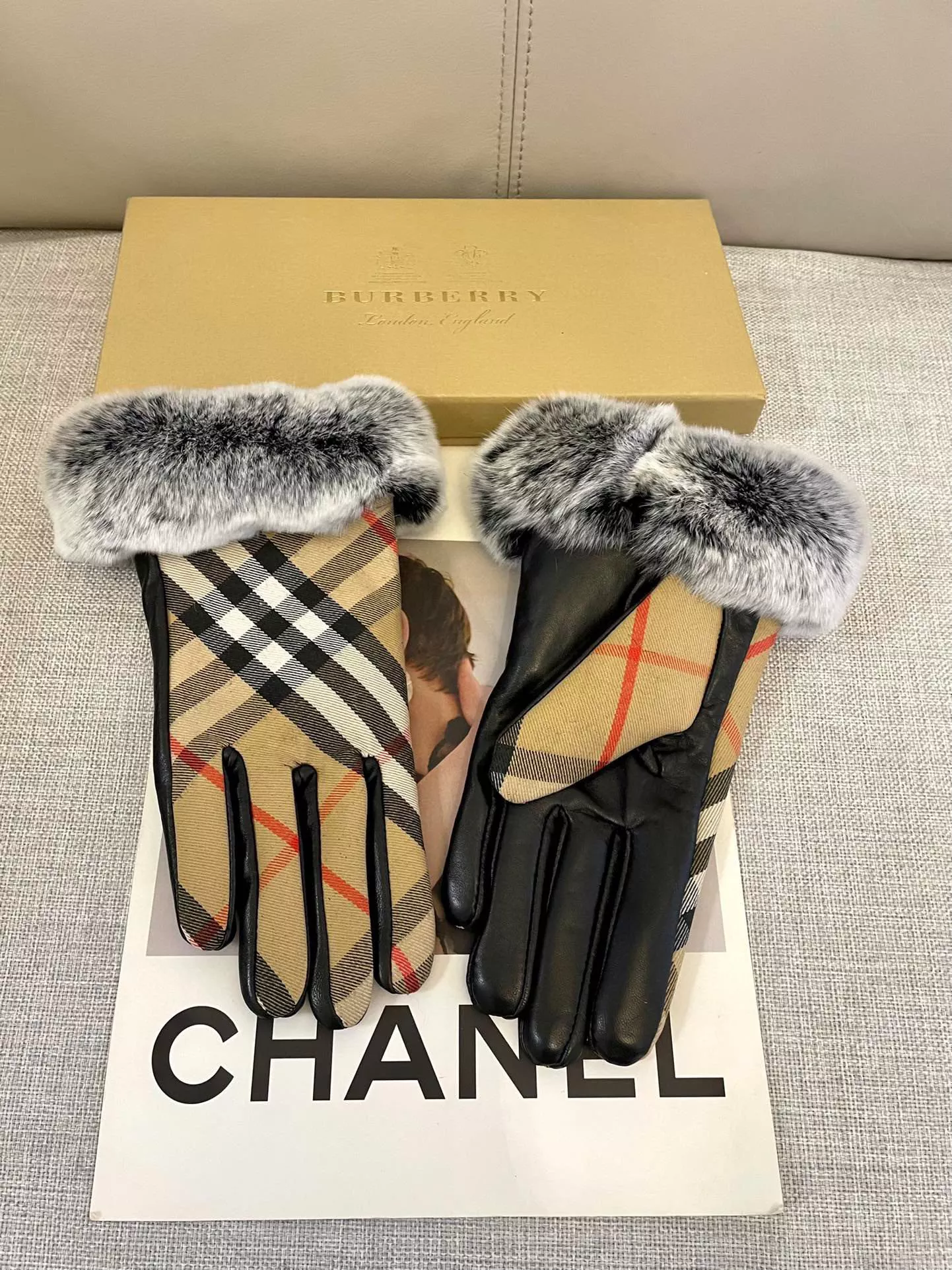 Refined 6498 Burberry Gloves