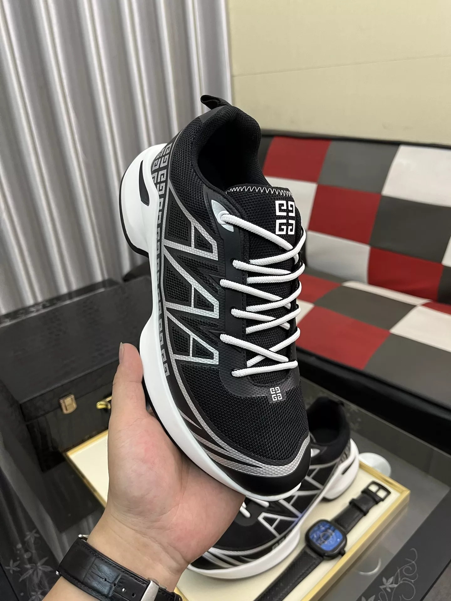 Refined 6840 Givenchy Casual Shoes For Men