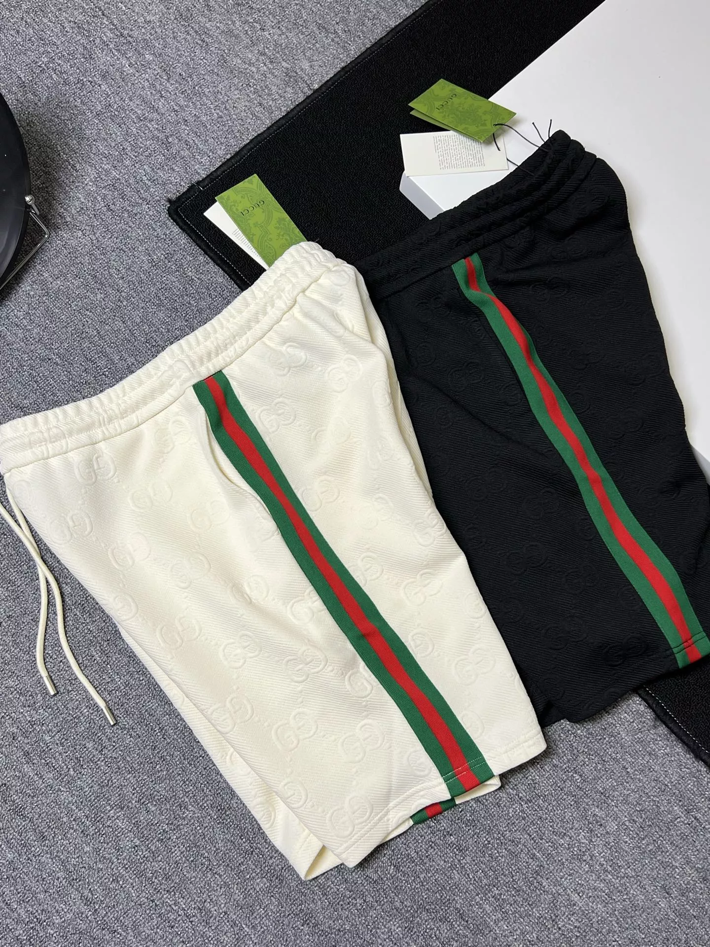 Refined 693 Gucci Pants For Unisex