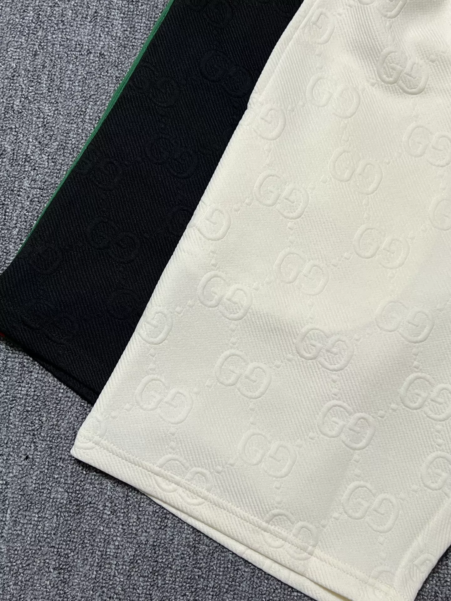 Refined 693 Gucci Pants For Unisex