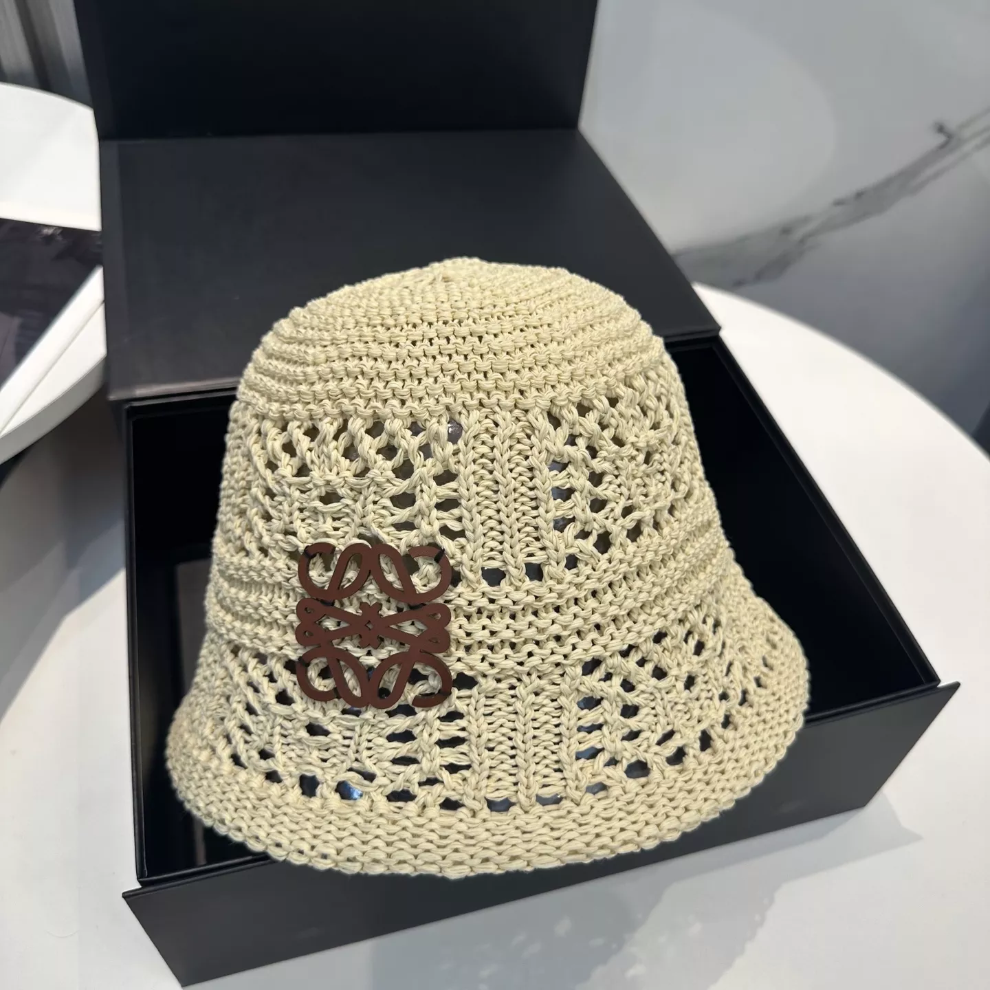 Refined 6933 LOEWE Caps