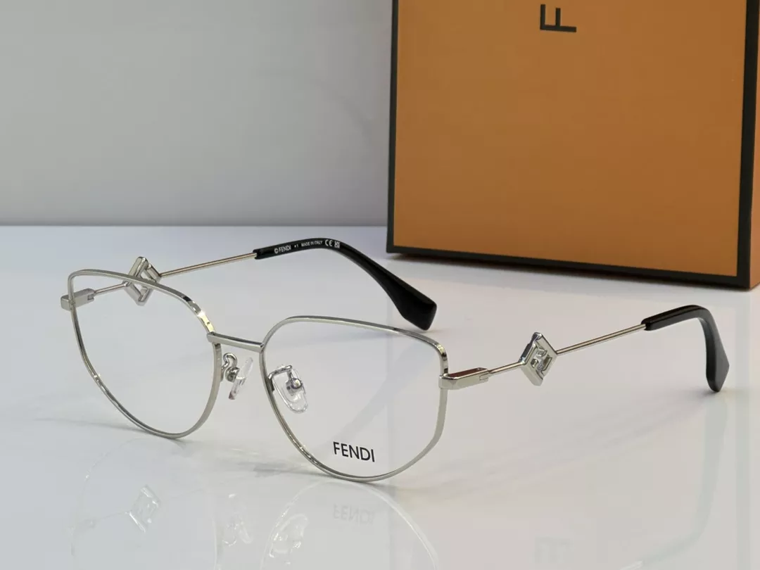 Refined 7447 Fendi Goggles