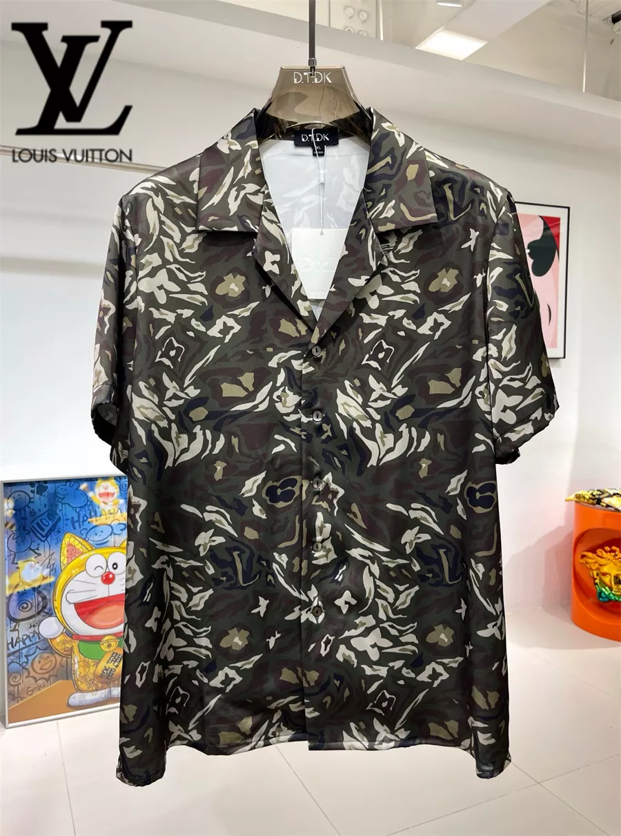 Refined 7601 Louis Vuitton LV Tracksuits Short Sleeved For Men