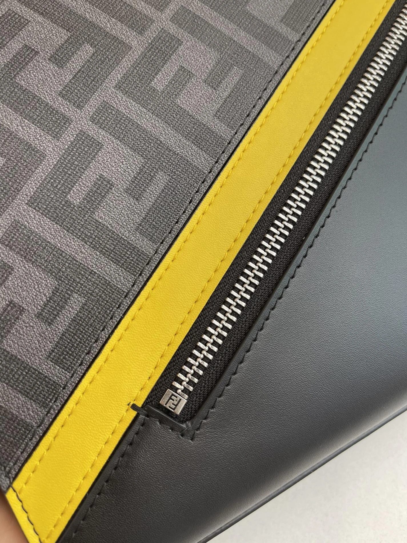 Refined 8122 Fendi AAA Man Wallets
