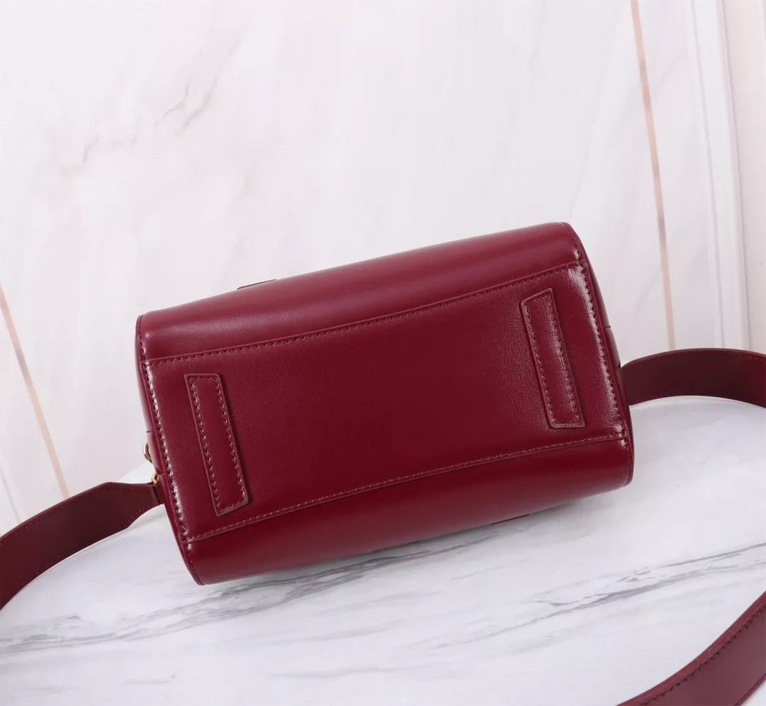 Refined 8302 Givenchy AAA Quality Handbags For Women