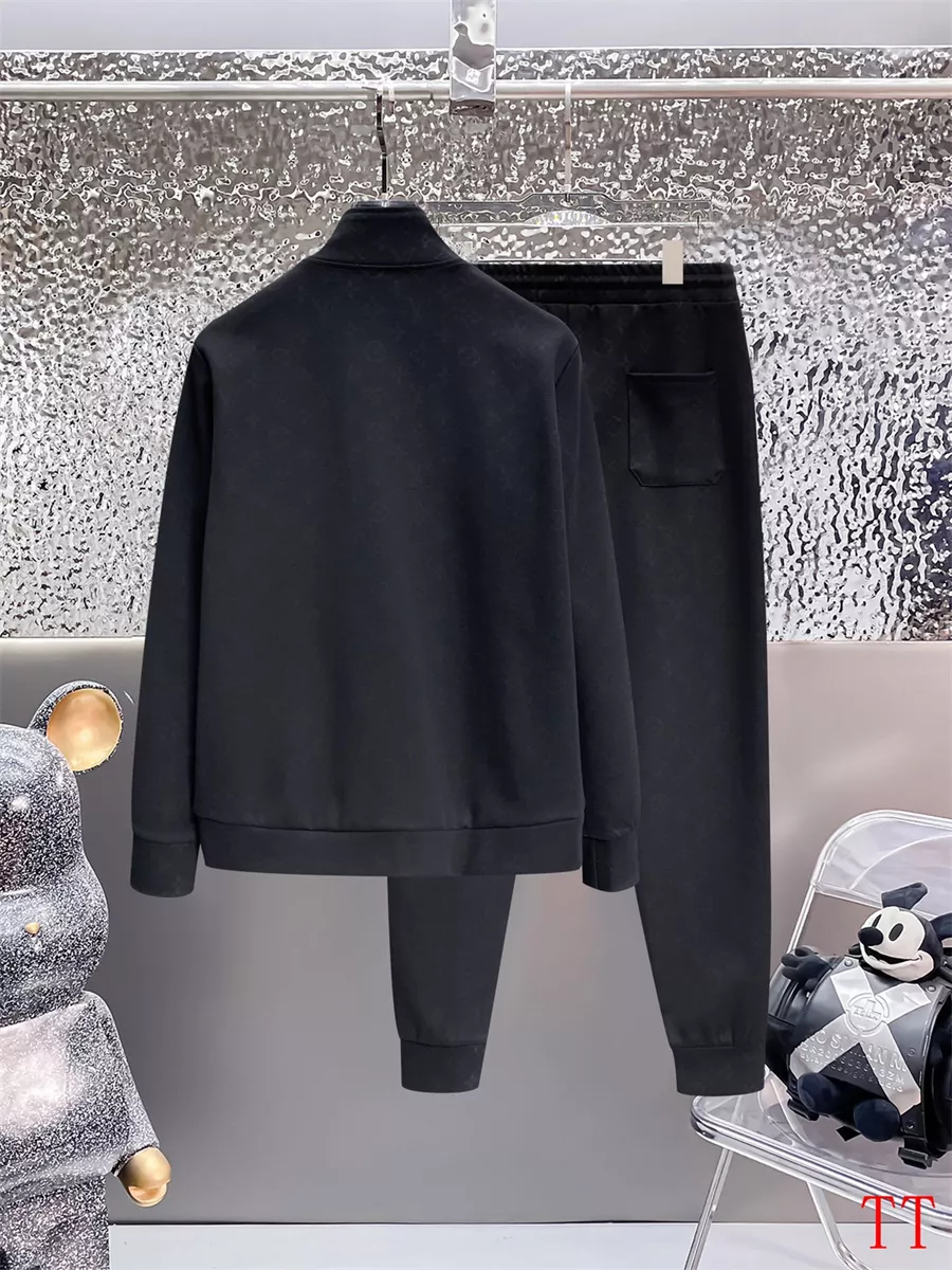 Refined 8685 Louis Vuitton LV Tracksuits Long Sleeved For Men