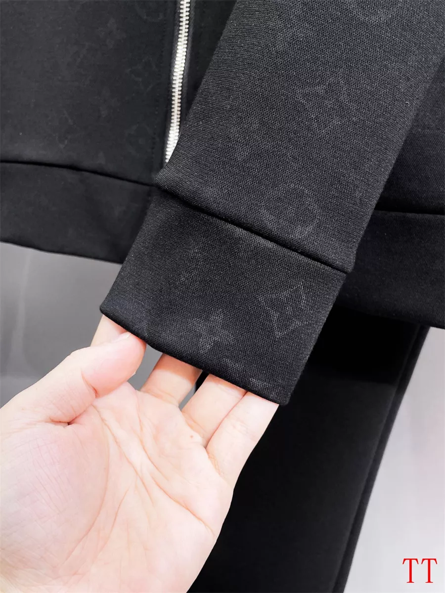 Refined 8685 Louis Vuitton LV Tracksuits Long Sleeved For Men