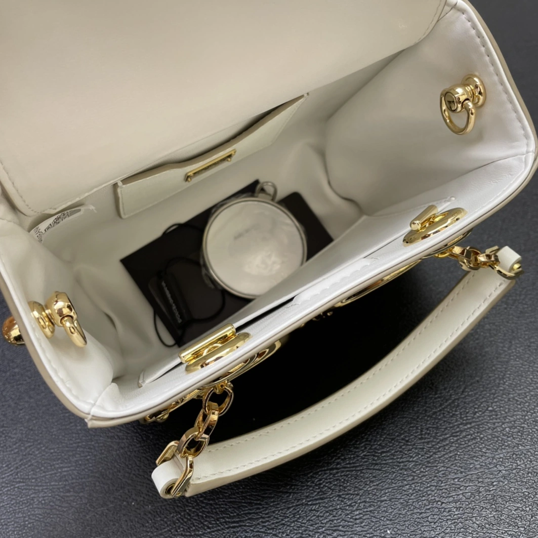 Refined 9092 Dolce & Gabbana AAA Quality Handbags For Women