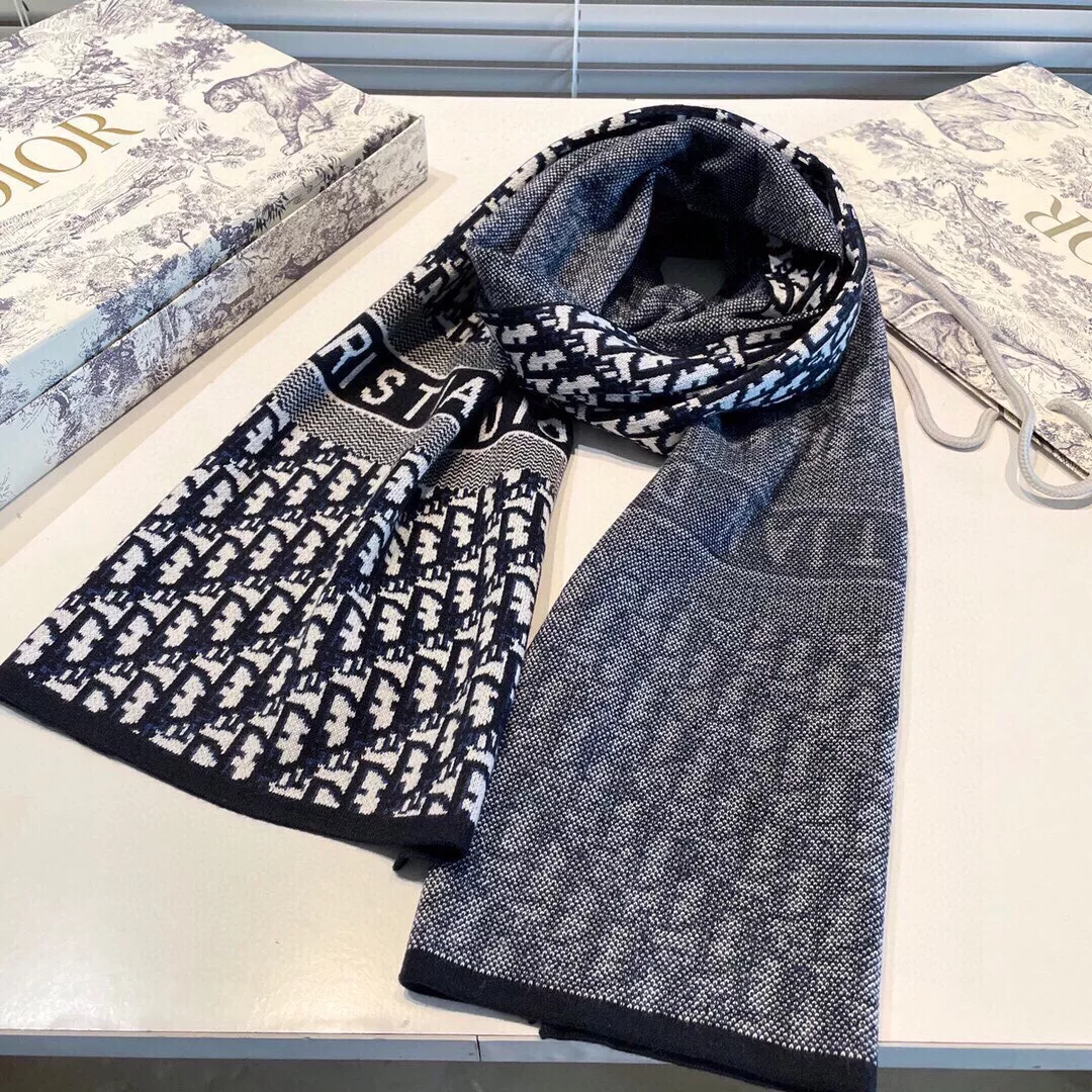 Refined 9100 Christian Dior Scarf For Women