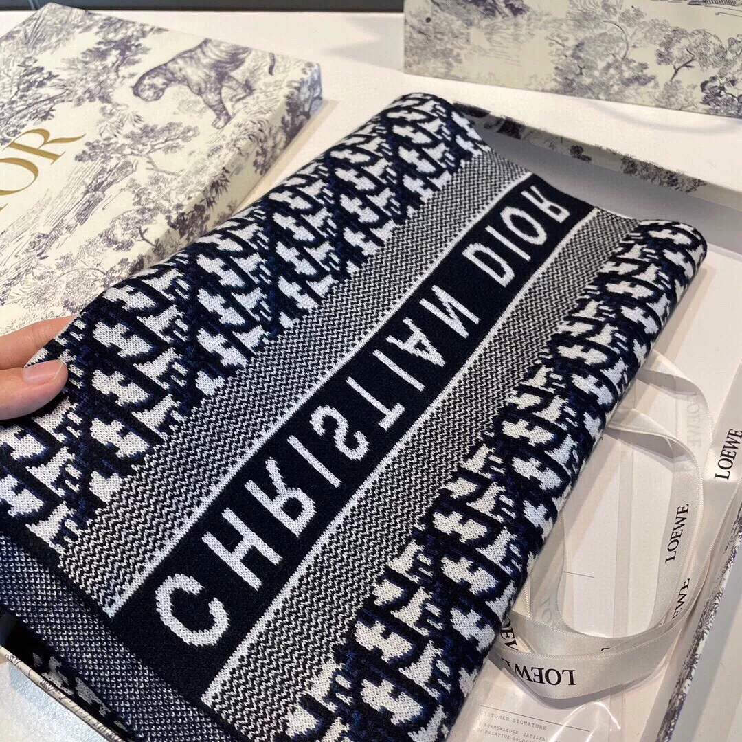 Refined 9100 Christian Dior Scarf For Women