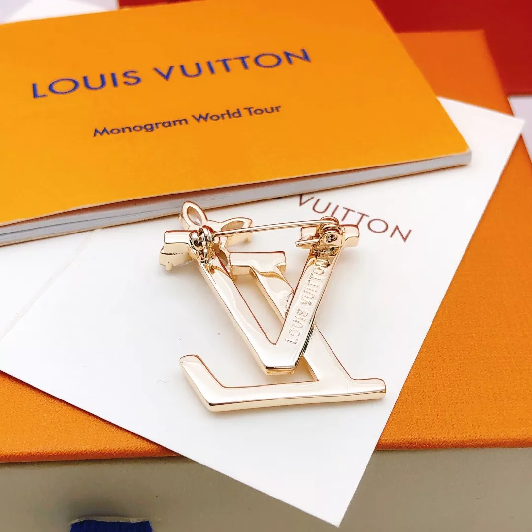 Refined 9300 Louis Vuitton LV Brooches For Women