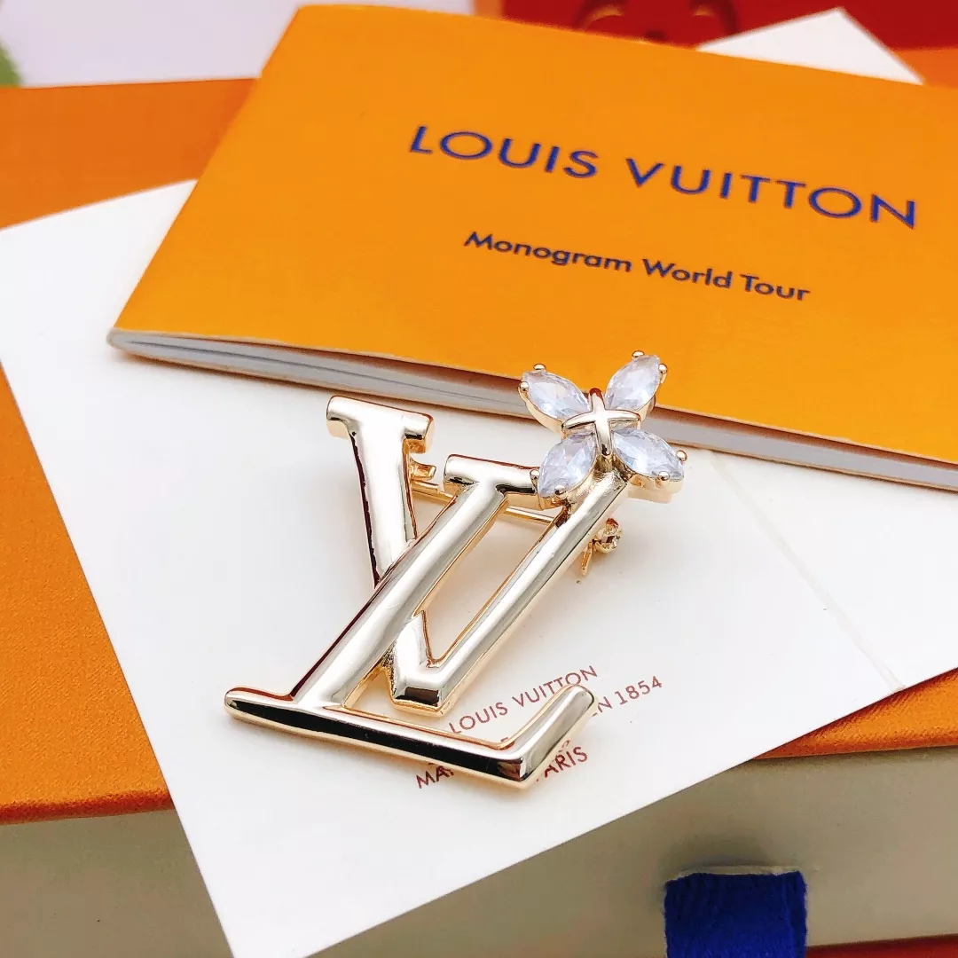 Refined 9300 Louis Vuitton LV Brooches For Women