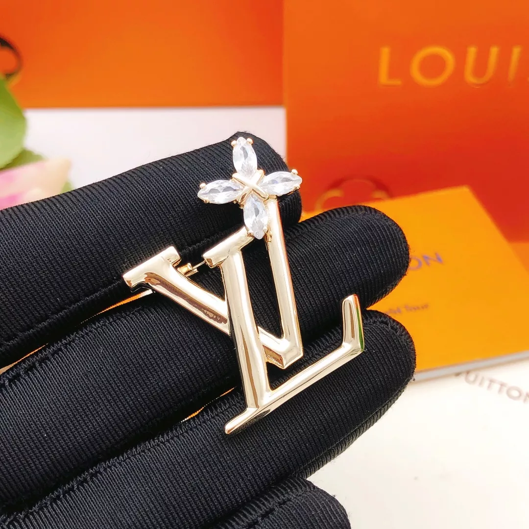 Refined 9300 Louis Vuitton LV Brooches For Women
