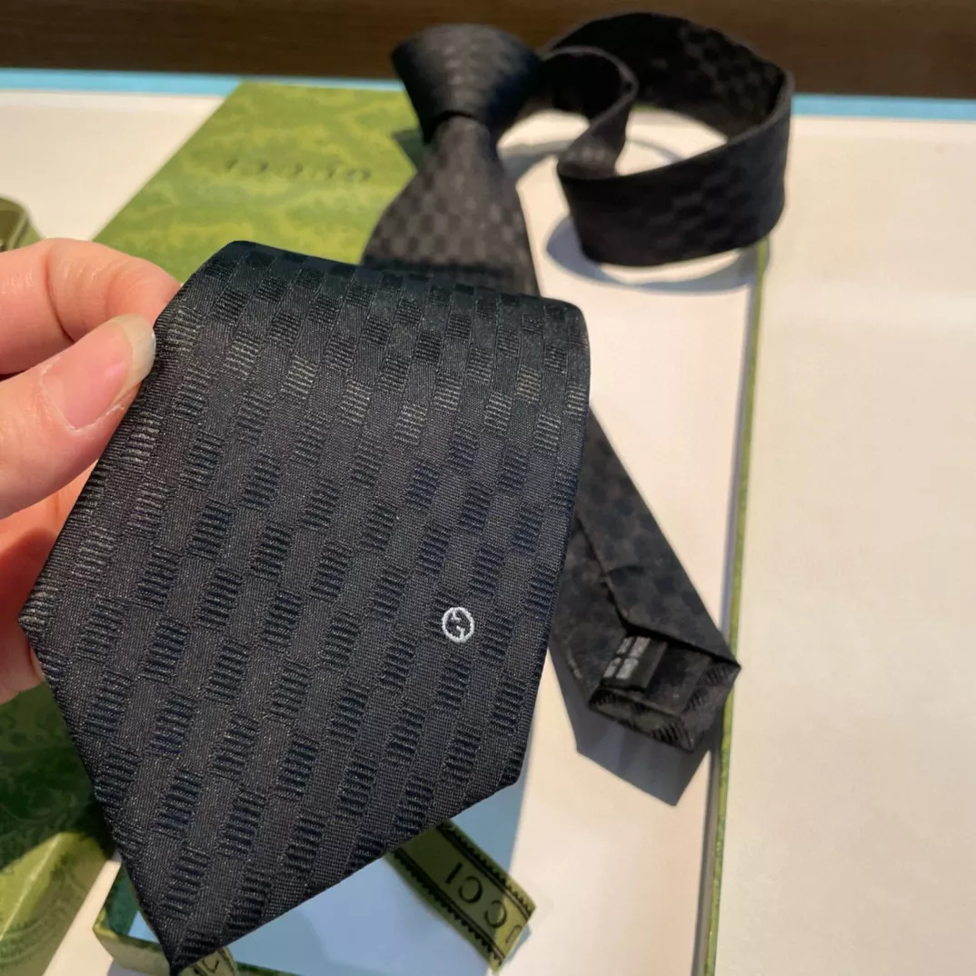 Refined 9408 Gucci Necktie