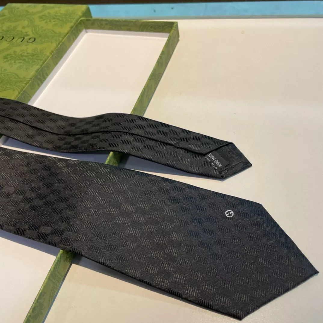 Refined 9408 Gucci Necktie