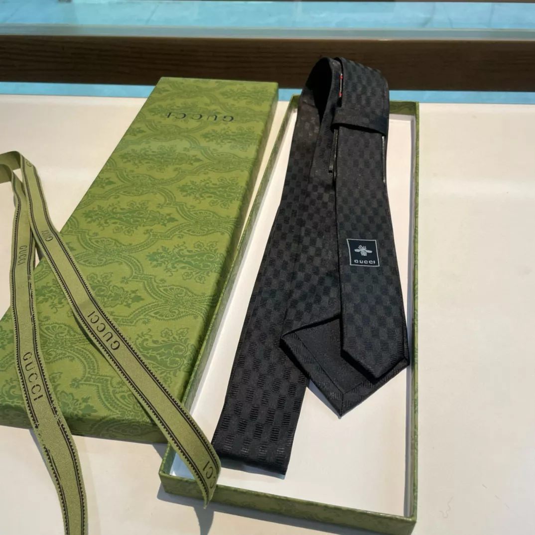 Refined 9408 Gucci Necktie