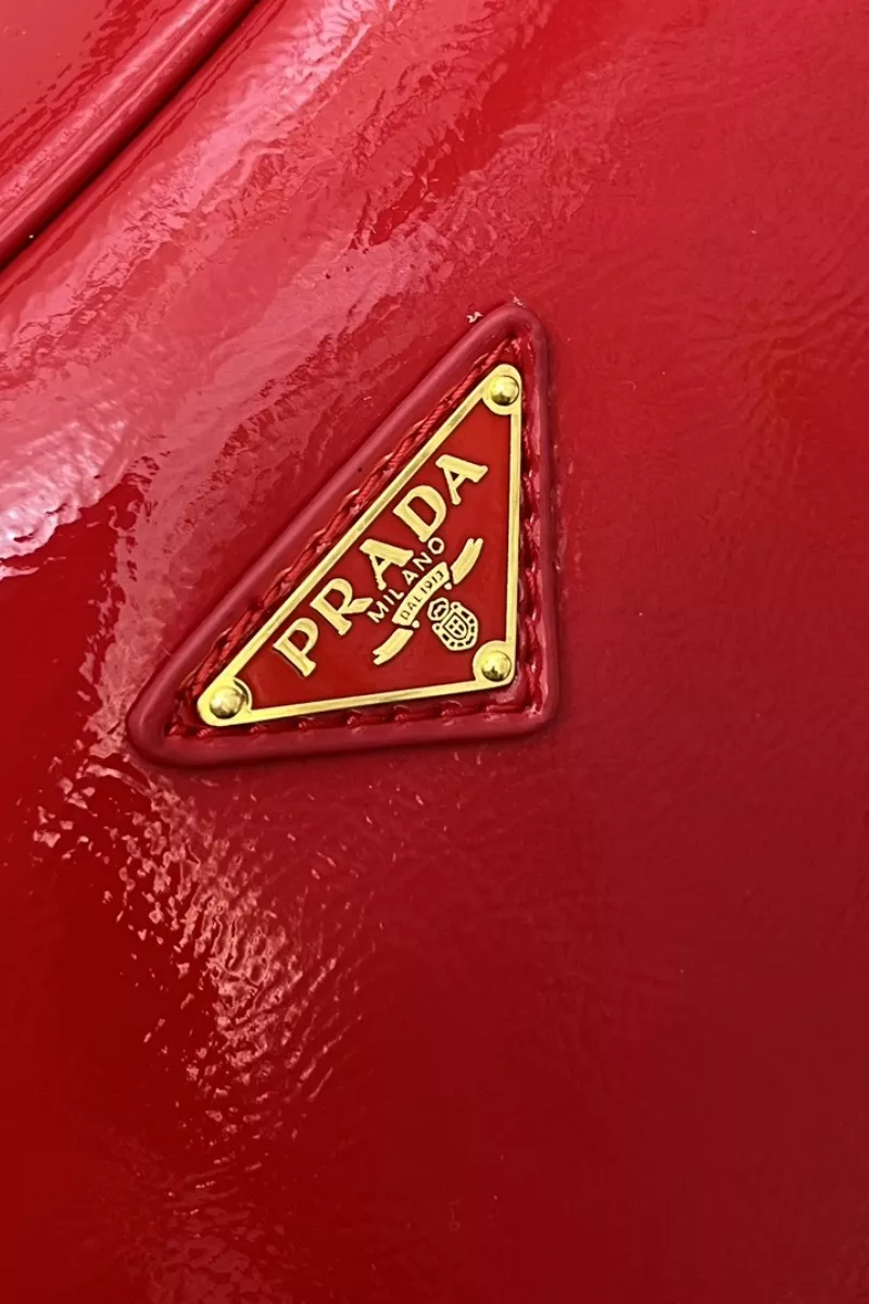 Refined 9416 Prada AAA Quality Handbags For Women