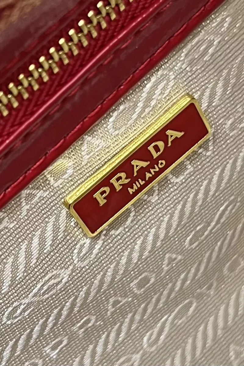 Refined 9416 Prada AAA Quality Handbags For Women