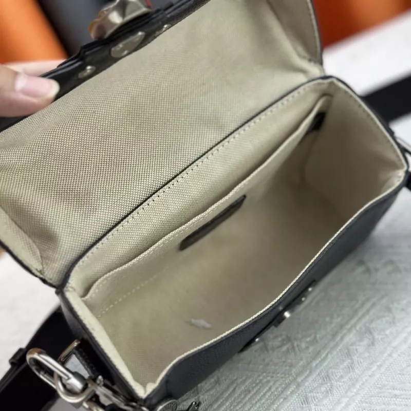 Refined 9460 Louis Vuitton AAA Quality Messenger Bags For Women