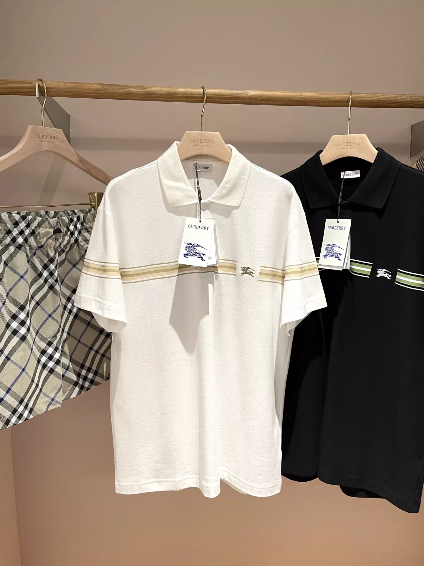Refined 9483 Burberry T-Shirts Short Sleeved For Unisex