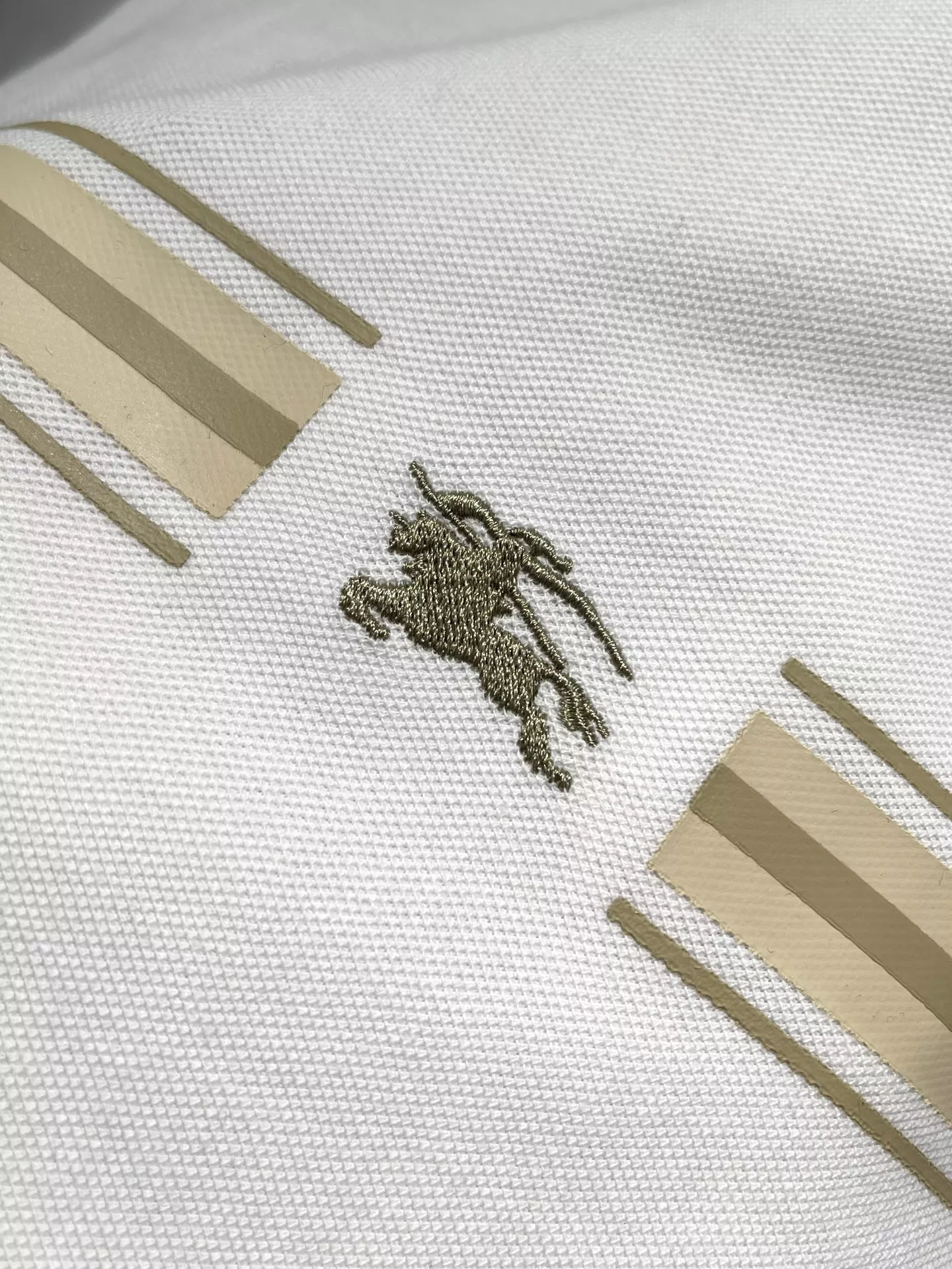 Refined 9483 Burberry T-Shirts Short Sleeved For Unisex