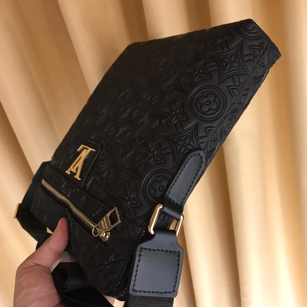 Refined 9613 Louis Vuitton AAA Man Messenger Bags