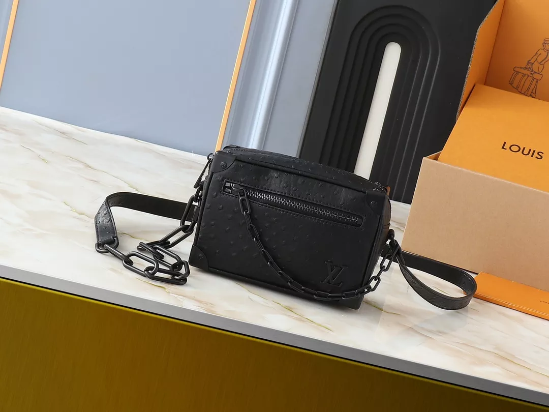 Refined 9639 Louis Vuitton AAA Quality Messenger Bags For Unisex