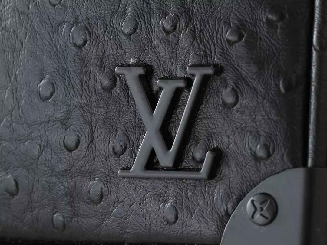 Refined 9639 Louis Vuitton AAA Quality Messenger Bags For Unisex