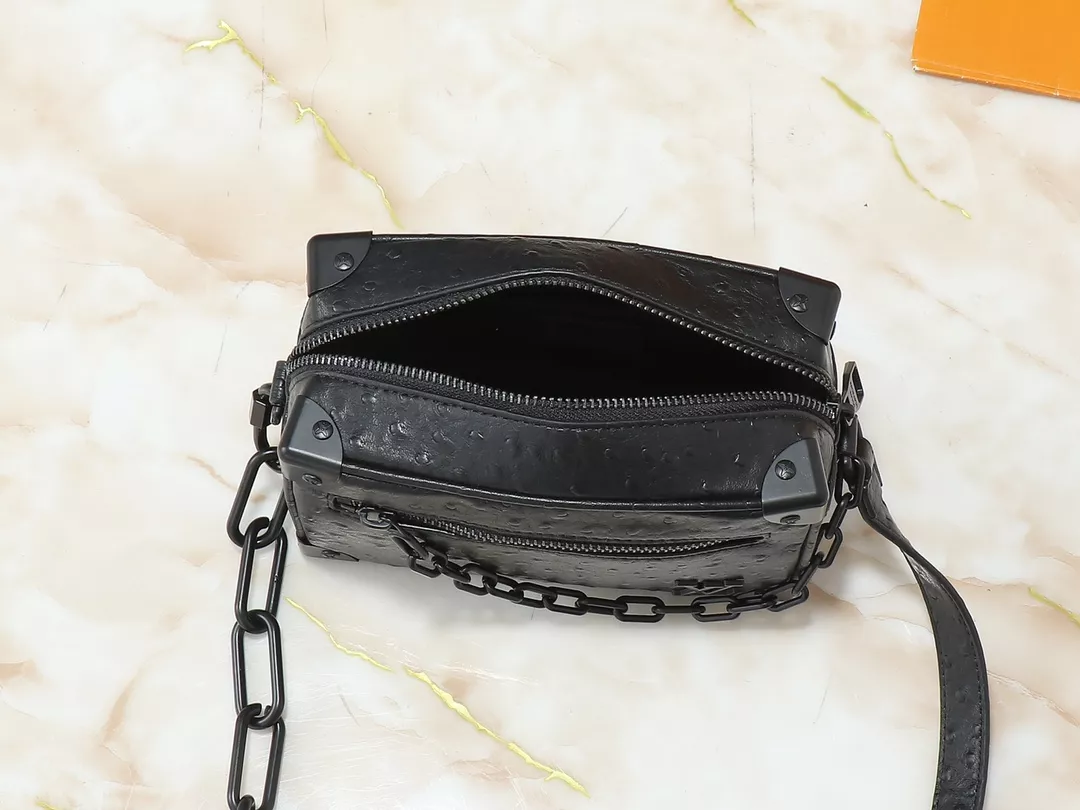 Refined 9639 Louis Vuitton AAA Quality Messenger Bags For Unisex