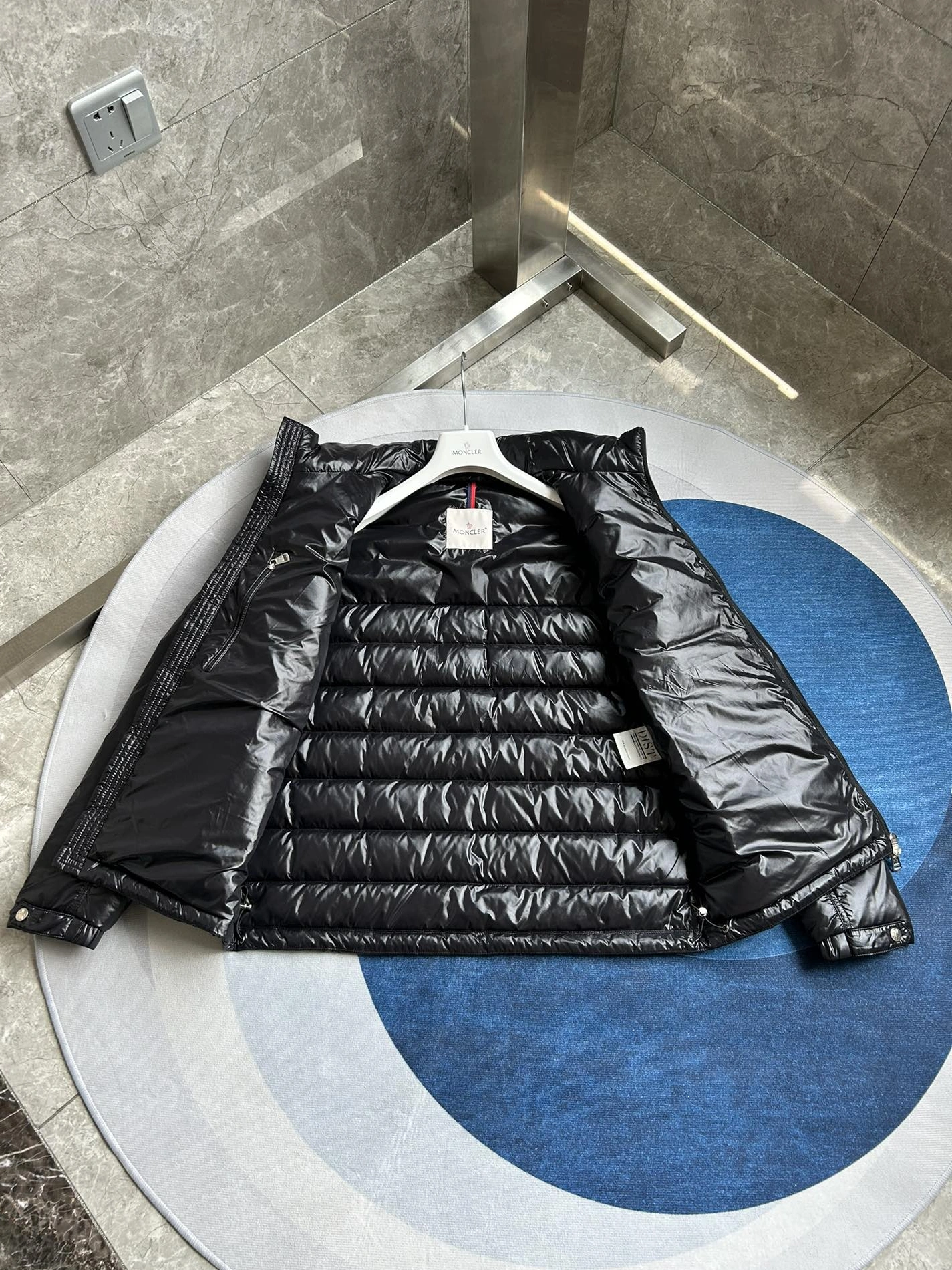 Refined 9820 Moncler Down Feather Coat Long Sleeved For Men