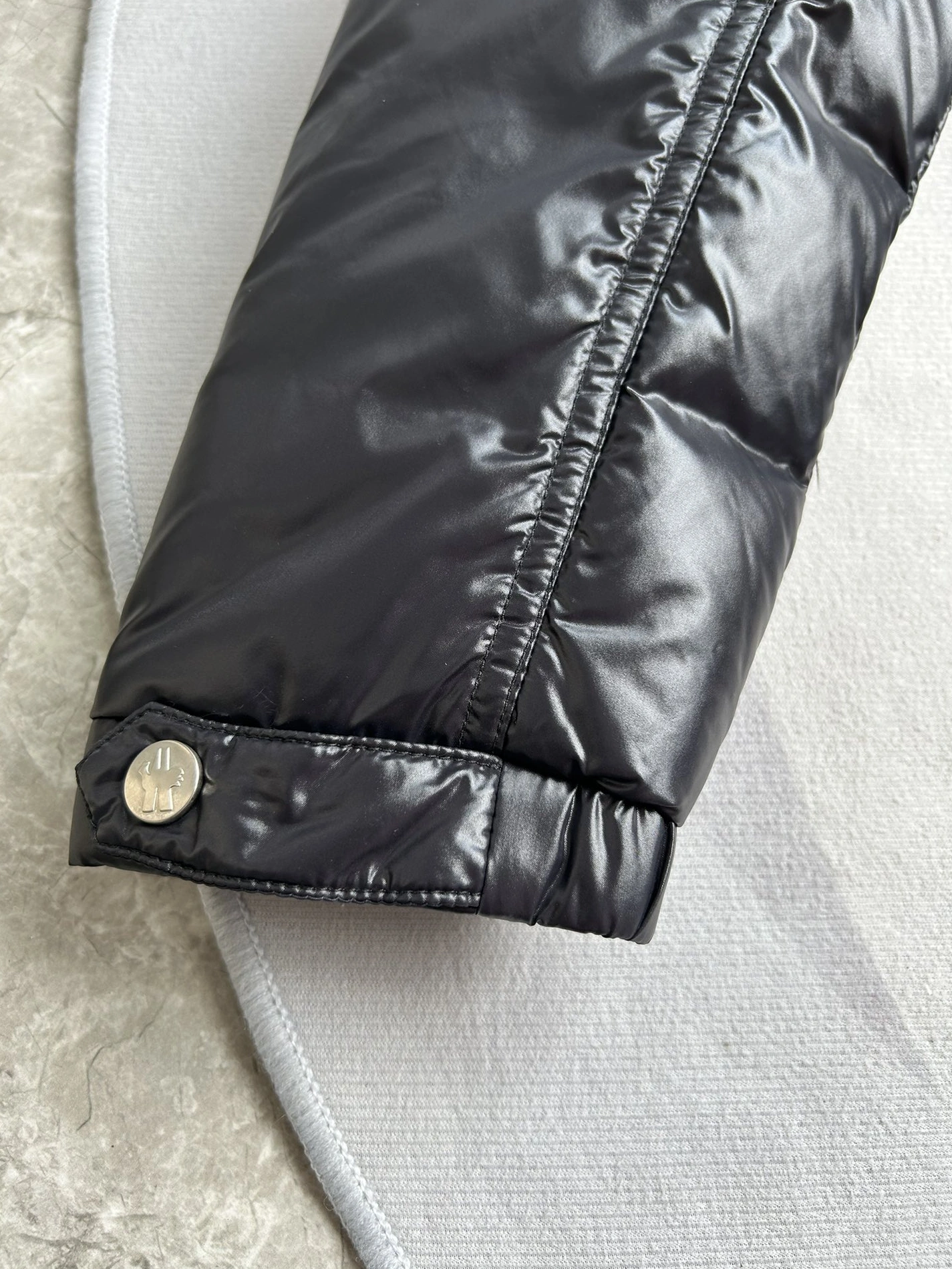 Refined 9820 Moncler Down Feather Coat Long Sleeved For Men
