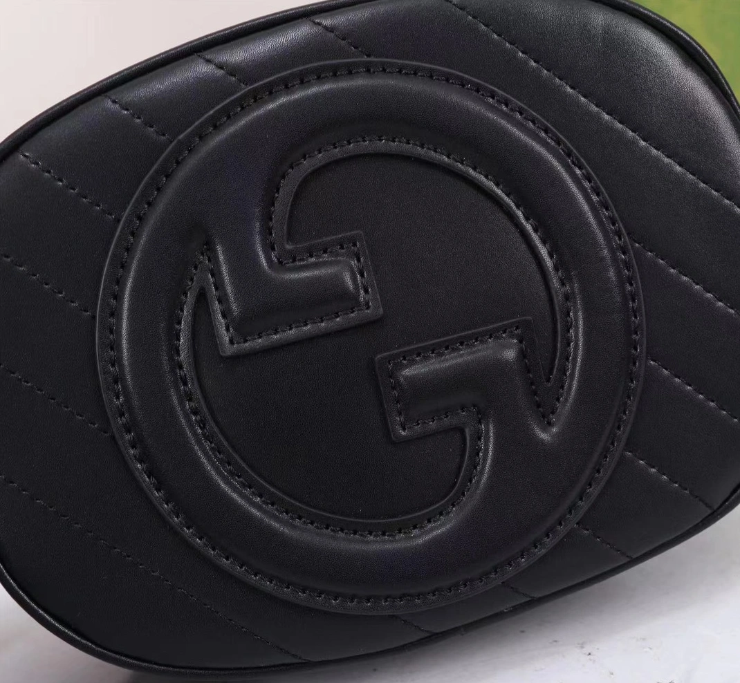 Refined 9843 Gucci AAA Quality Messenger Bags For Women