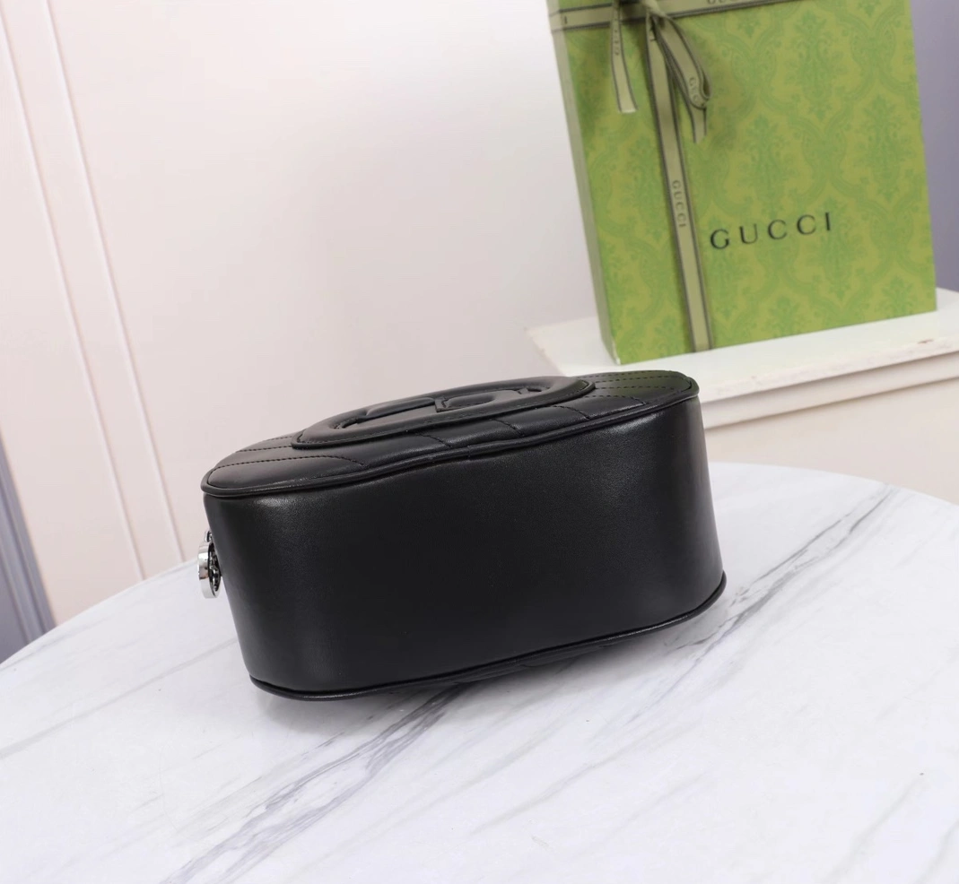 Refined 9843 Gucci AAA Quality Messenger Bags For Women