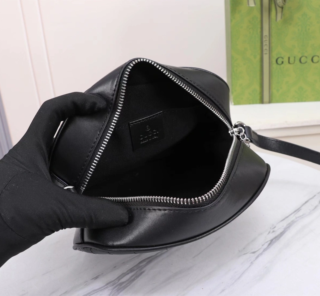 Refined 9843 Gucci AAA Quality Messenger Bags For Women
