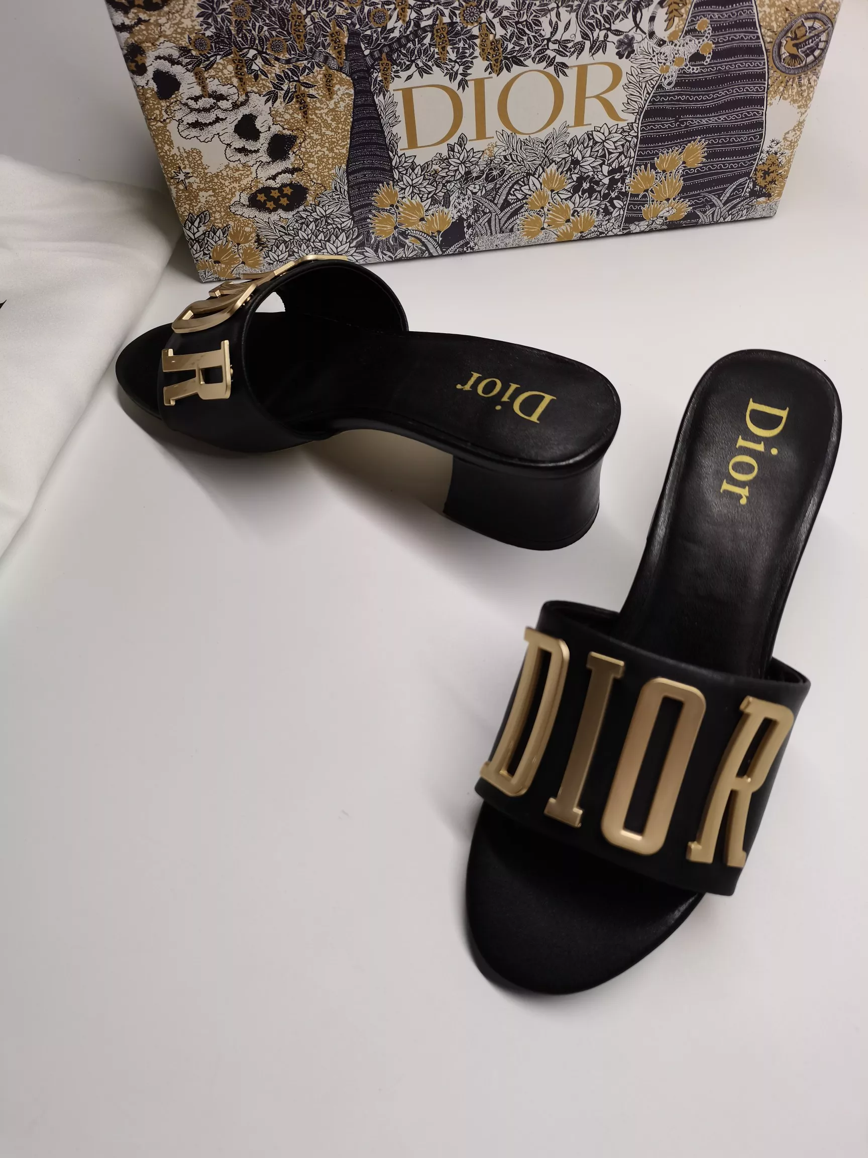 Reliable 1051 Christian Dior Slippers For Women