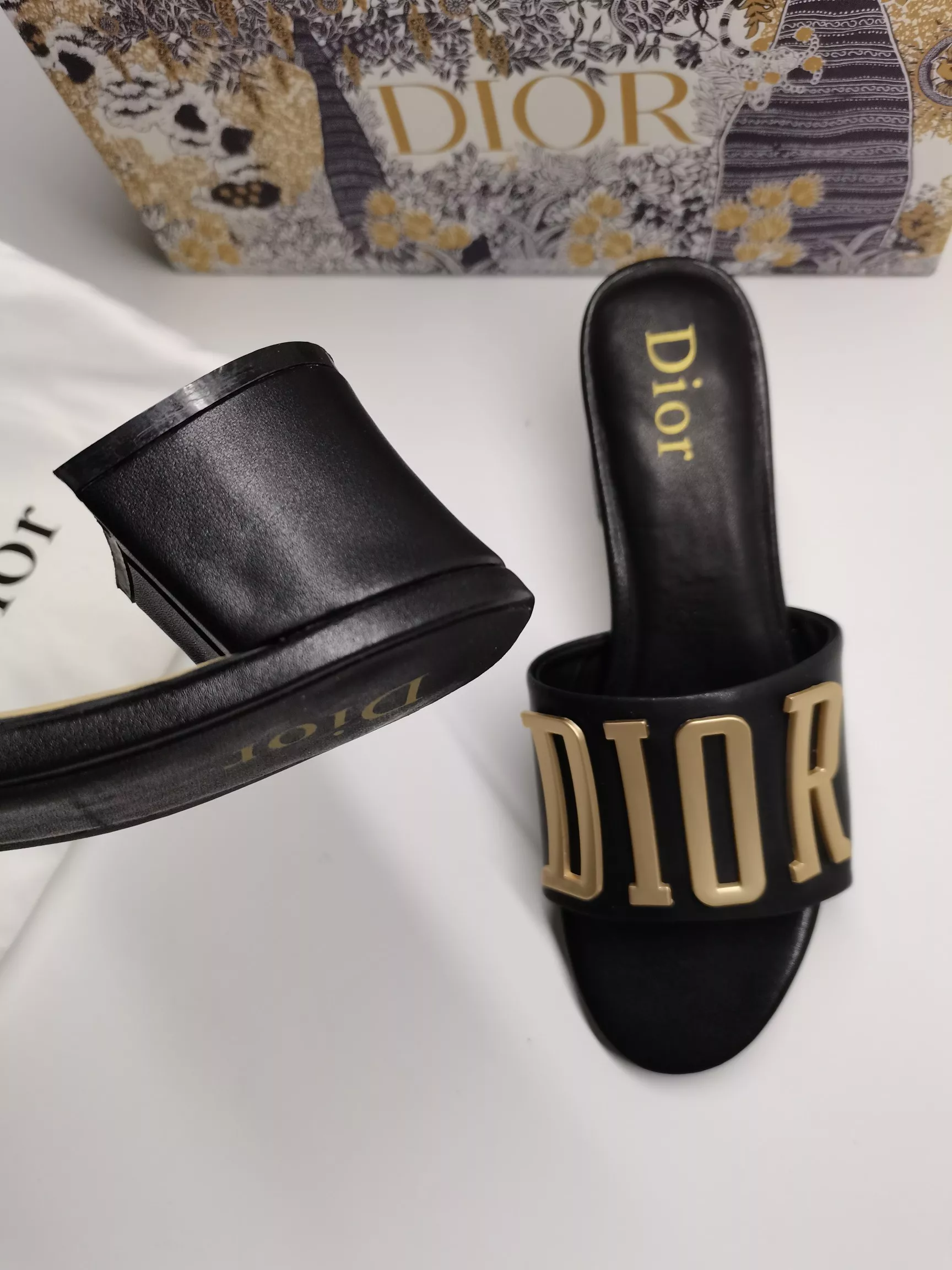 Reliable 1051 Christian Dior Slippers For Women