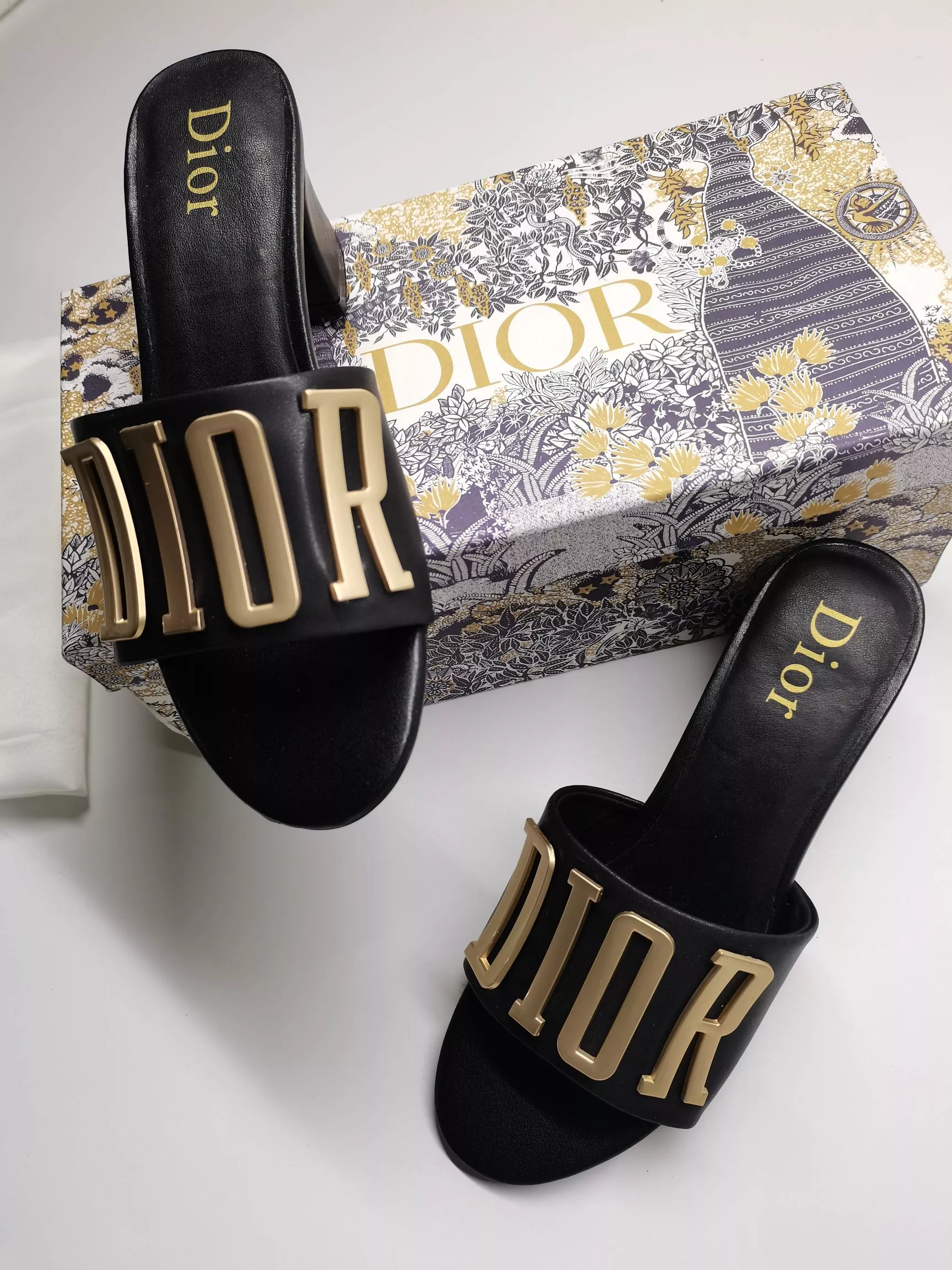 Reliable 1051 Christian Dior Slippers For Women