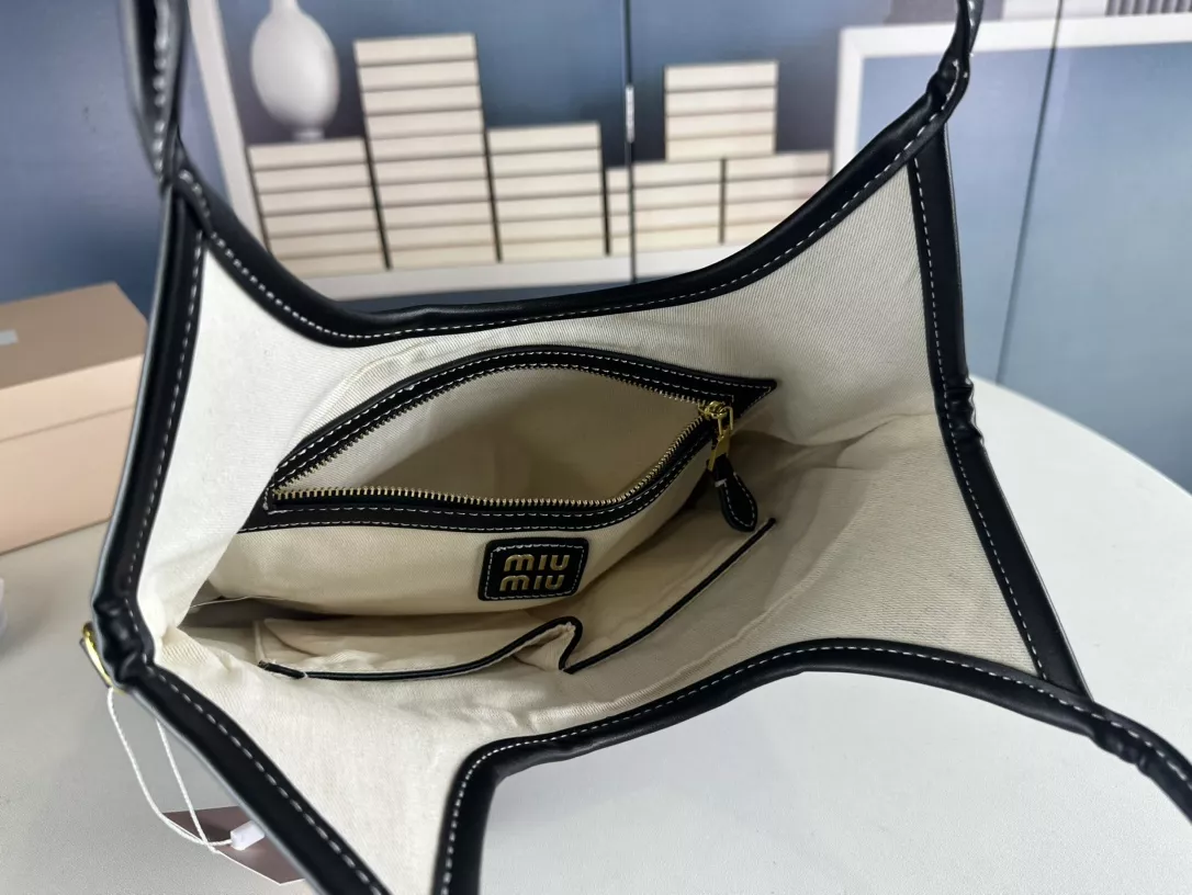 Reliable 1163 MIU MIU AAA Quality Shoulder Bags For Women