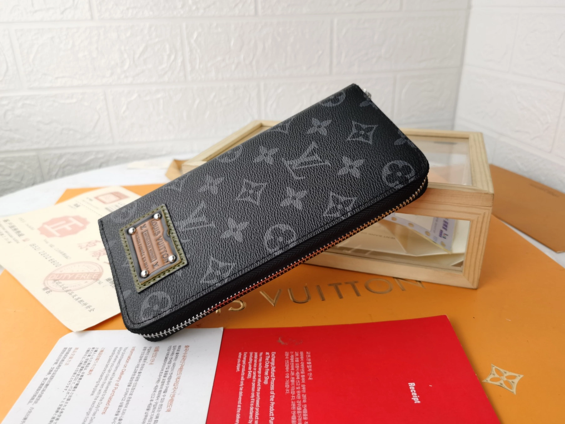 Reliable 1525 Louis Vuitton LV Card Case For Unisex