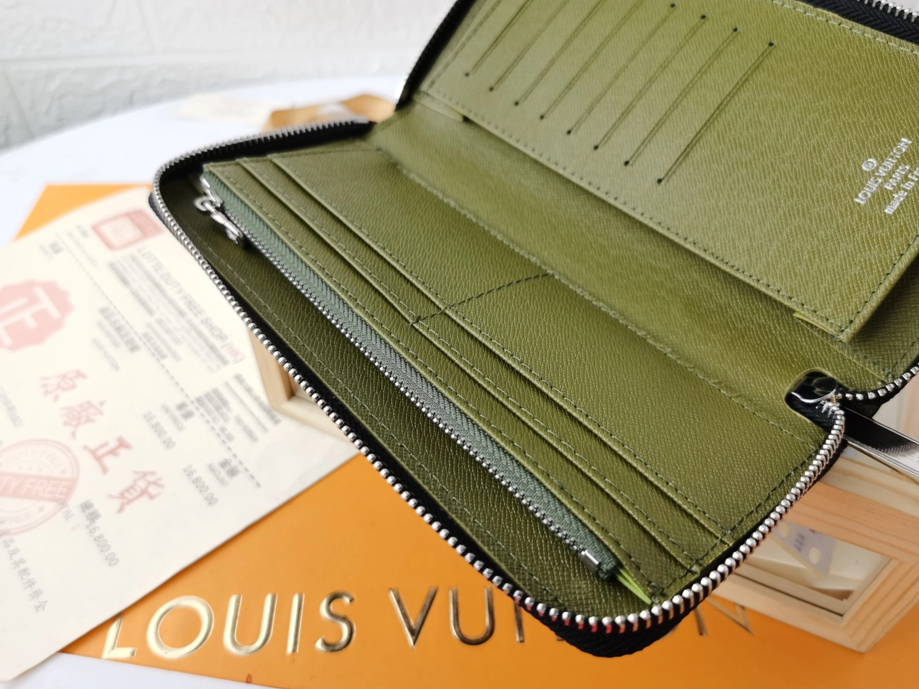 Reliable 1525 Louis Vuitton LV Card Case For Unisex