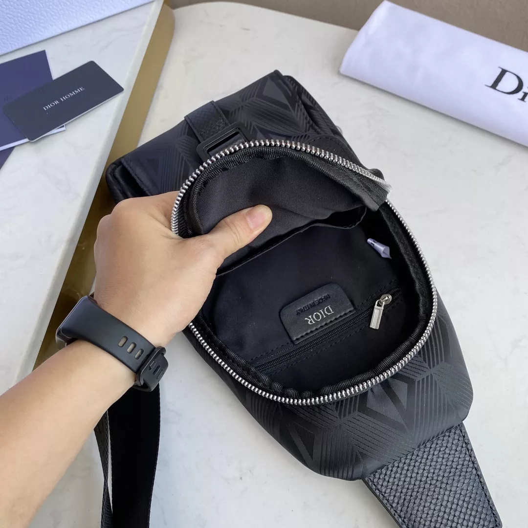 Reliable 1554 Christian Dior AAA Man Messenger Bags