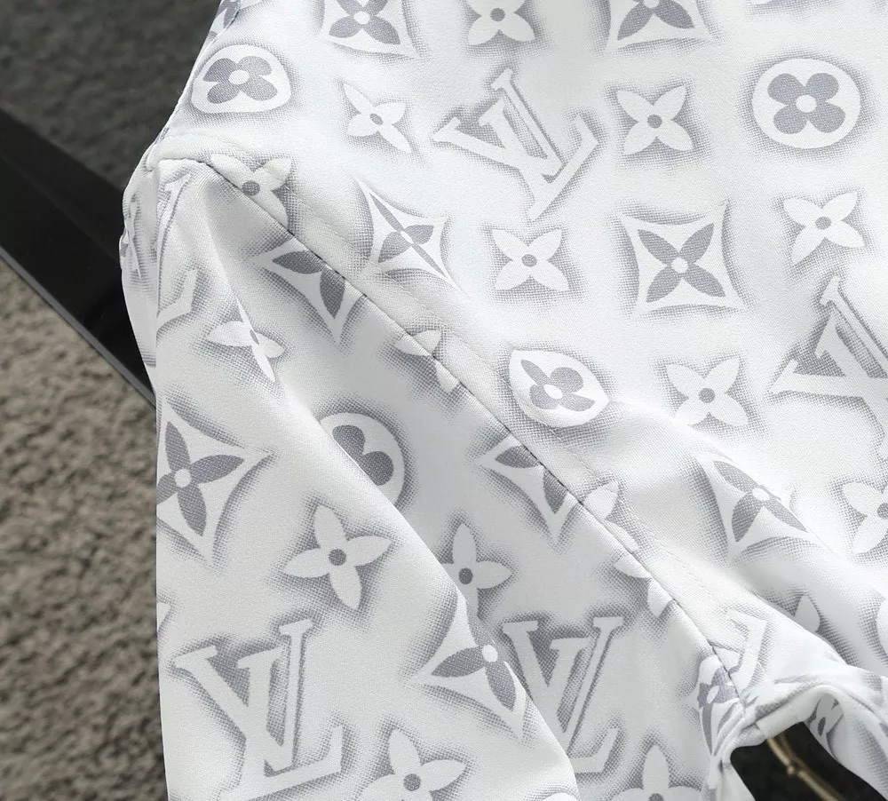 Reliable 1570 Louis Vuitton LV Shirts Long Sleeved For Men