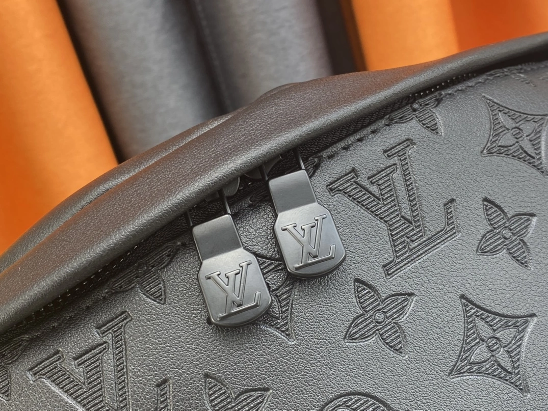 Reliable 160 Louis Vuitton LV AAA Quality Belt Bags For Unisex