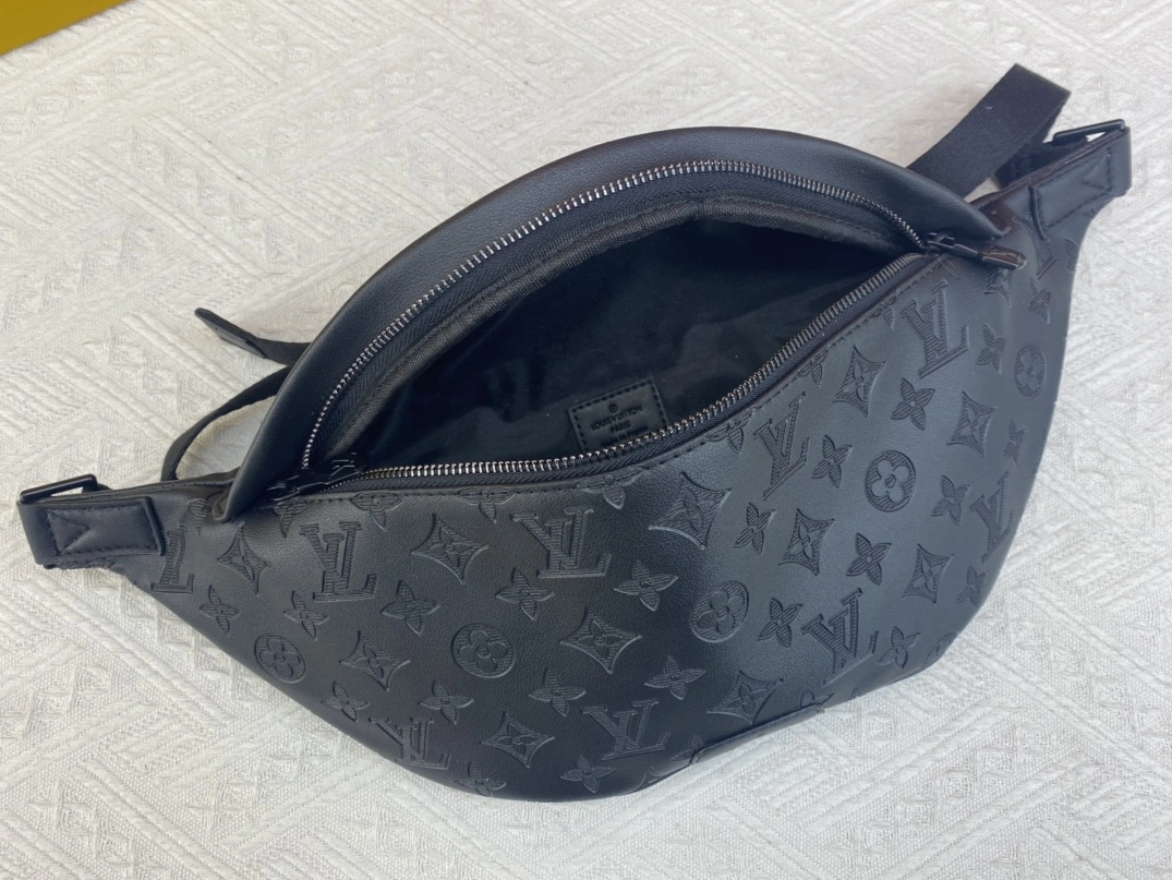 Reliable 160 Louis Vuitton LV AAA Quality Belt Bags For Unisex