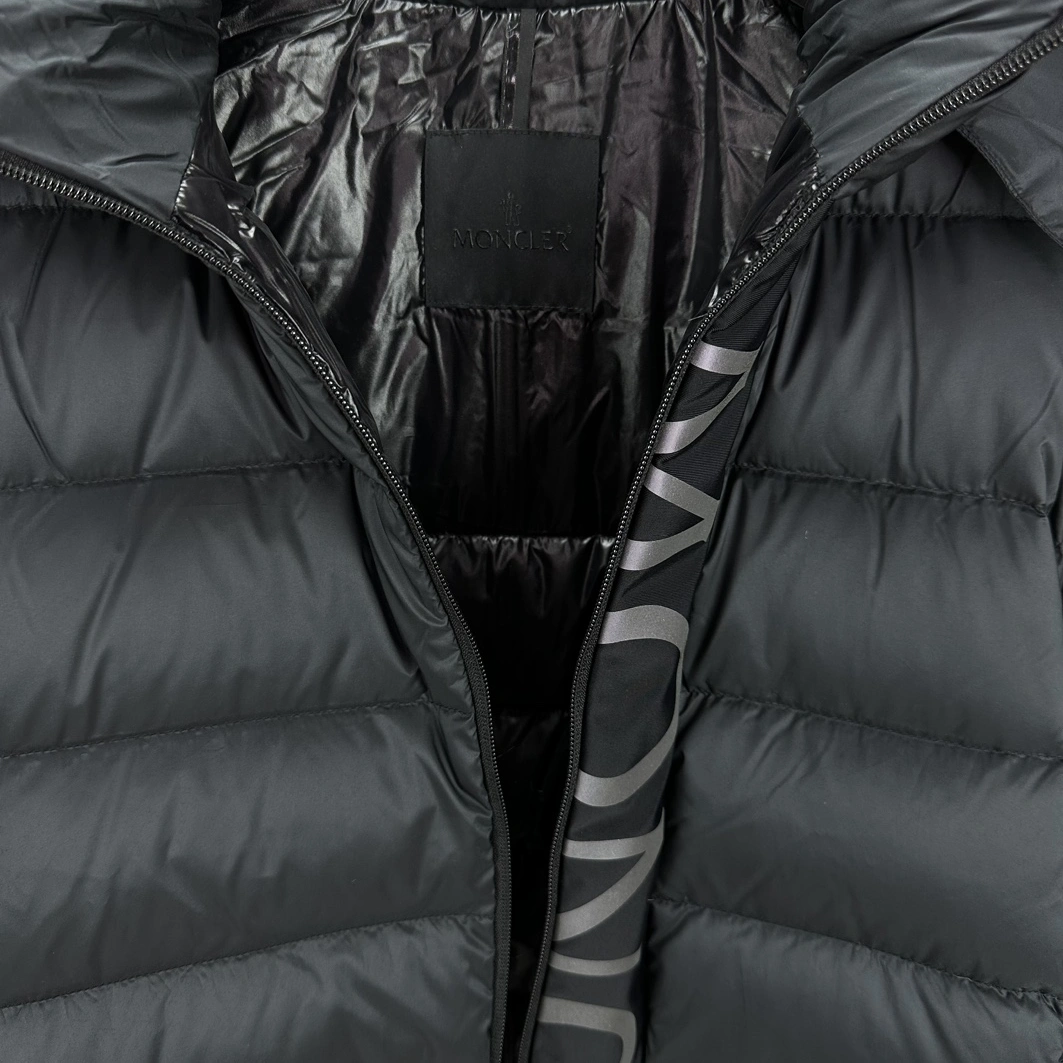 Reliable 1682 Moncler Down Feather Coat Long Sleeved For Unisex